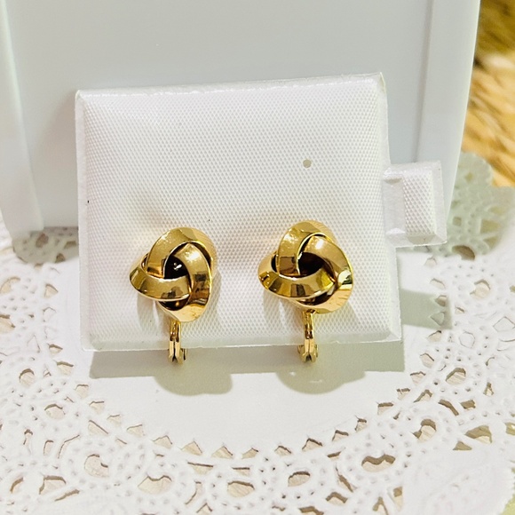 Vintage Monet Gold Tone Interlocking Love Knot Clip On Earrings. - Picture 5 of 9